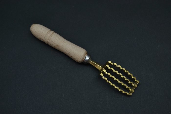 Hado Traditional Fish Scaler - Image 6