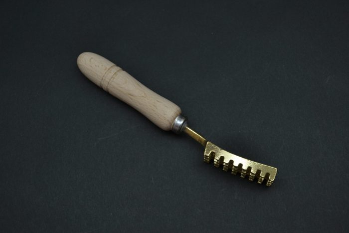 Hado Traditional Fish Scaler - Image 4