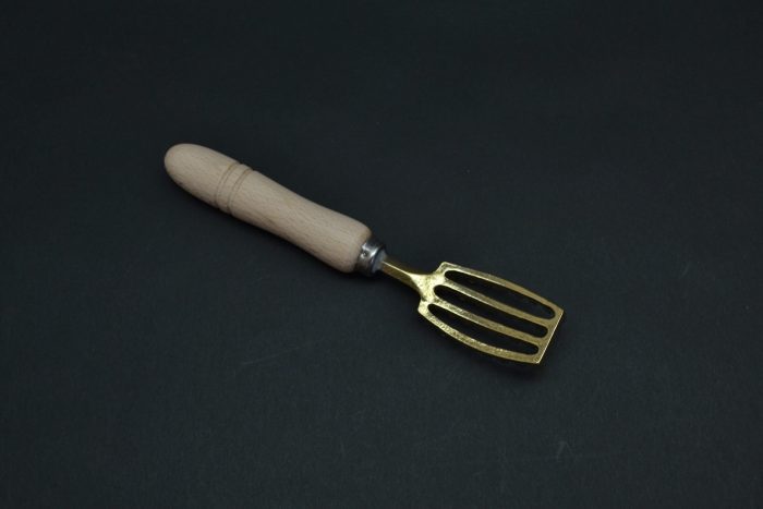 Hado Traditional Fish Scaler - Image 3