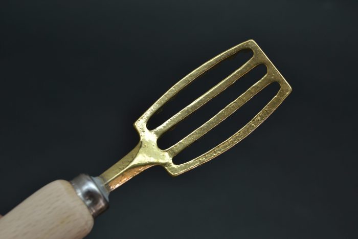 Hado Traditional Fish Scaler - Image 2