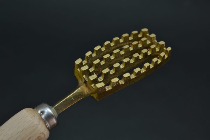 Hado Traditional Fish Scaler - Image 8